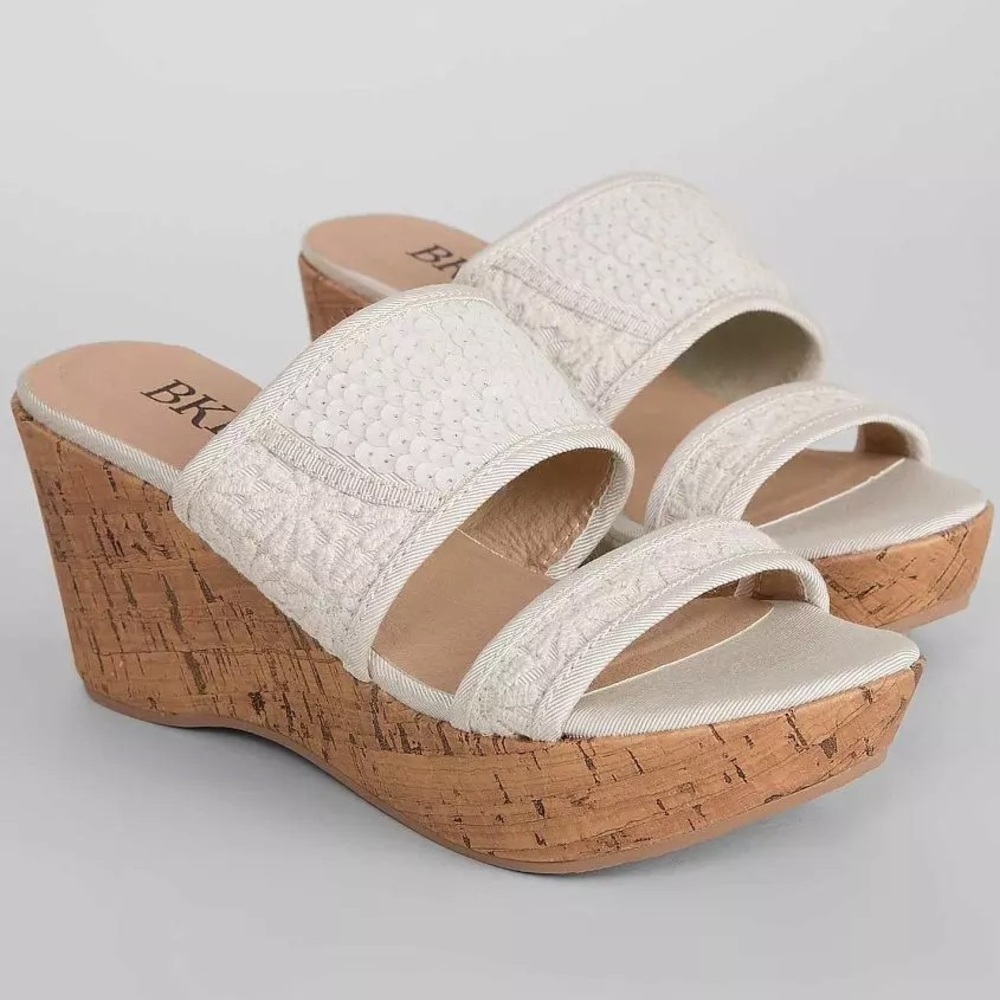 BKE Sole Powder Women's Strap Platform Wedges in Off White Size 7M